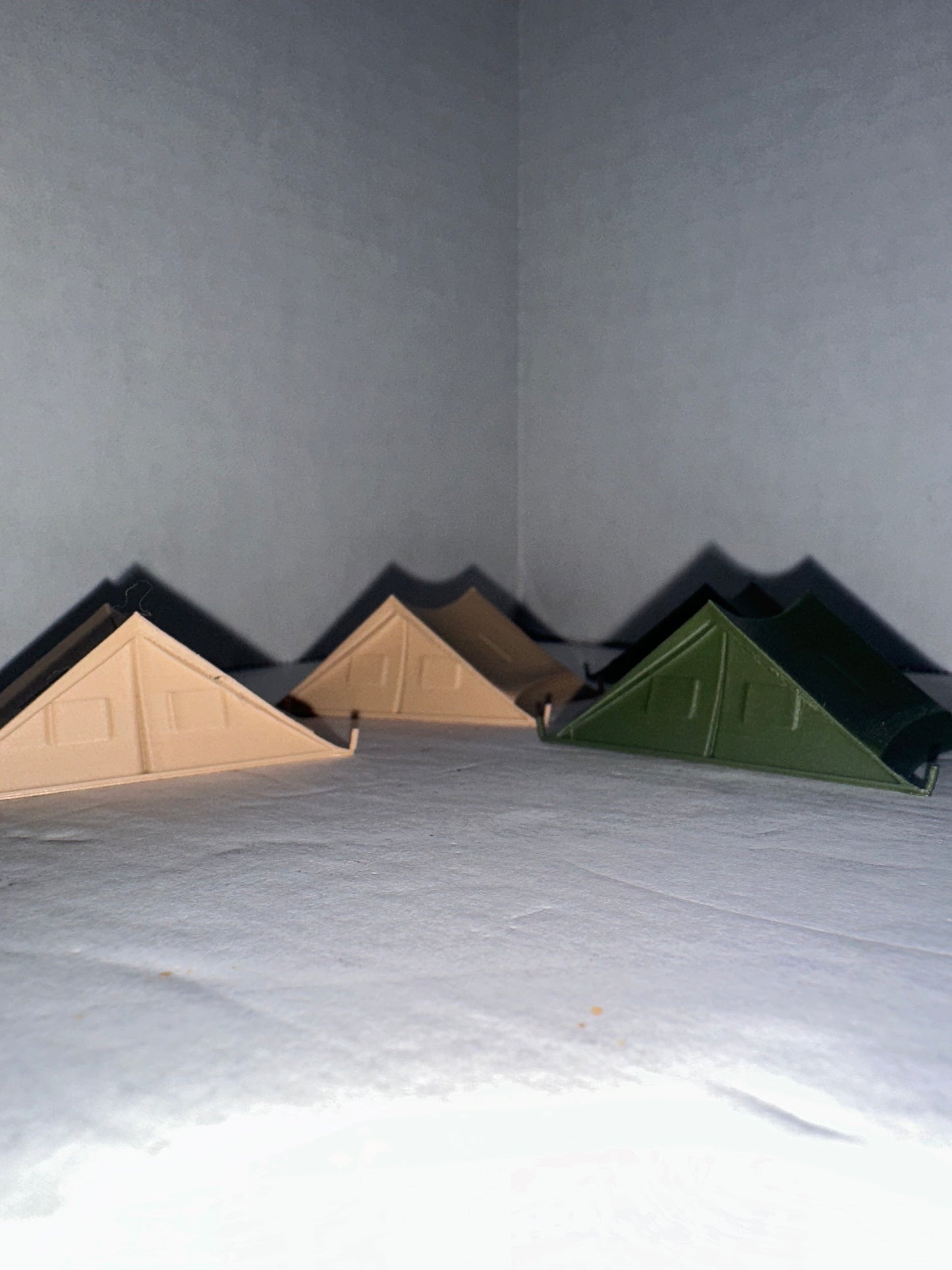 HO Scale Camping Tents 4-Pack Army / Military Colors 1:87 Camp Scenery Diorama