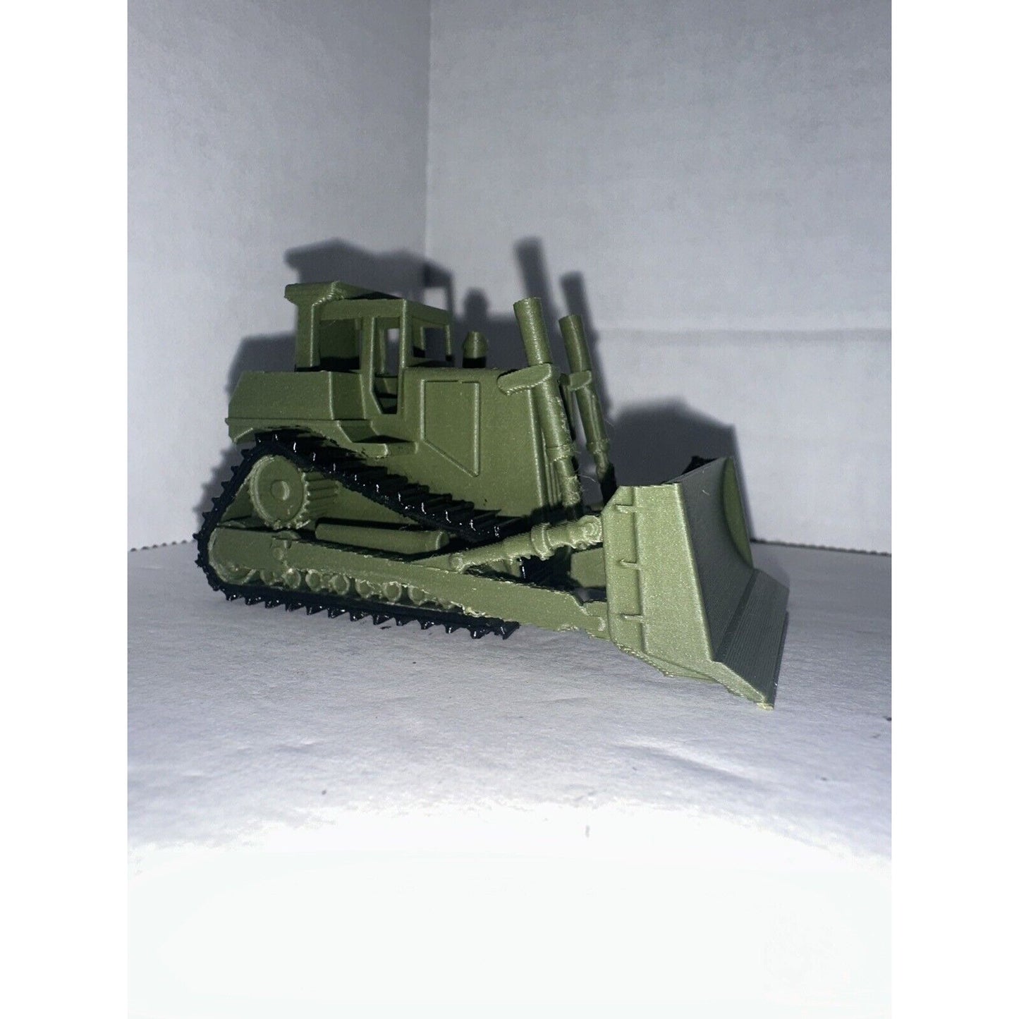 HO Scale High Track Dozer / Military Construction Bulldozer 1:87 Train Scenery