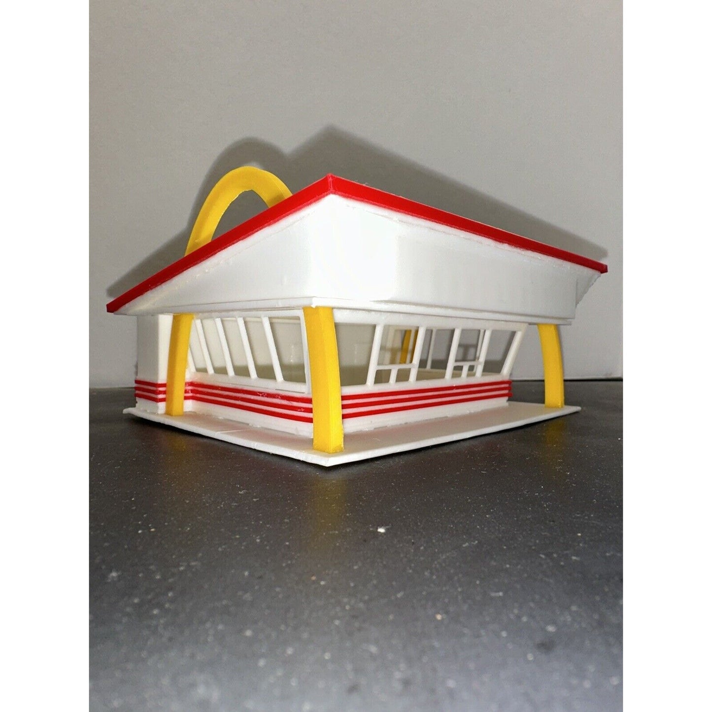 HO Scale Fast Food Chain Restaurant Drive Thru 1:87 Building Mcdonald's Colored