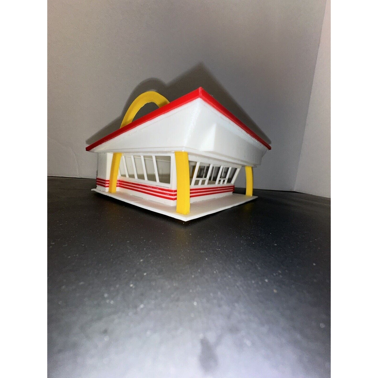 HO Scale Fast Food Chain Restaurant Drive Thru 1:87 Building Mcdonald's Colored