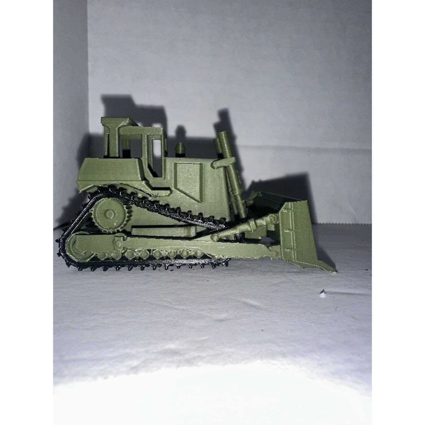 HO Scale High Track Dozer / Military Construction Bulldozer 1:87 Train Scenery