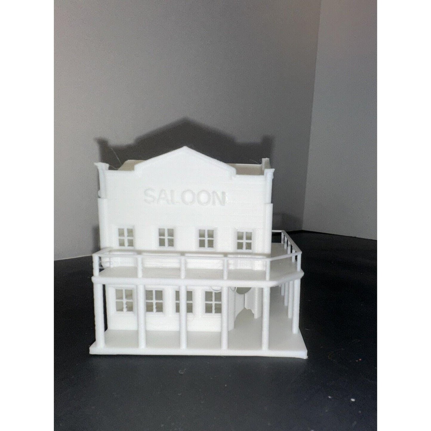 N - Scale Town Saloon 1:160 City Buildings / Scenery Western Country Style White