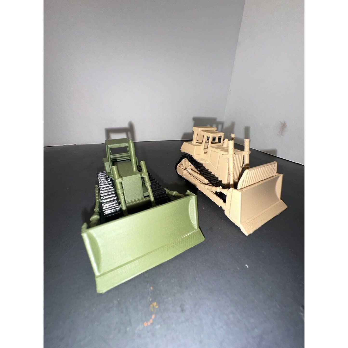 HO Scale Bulldozer (2 - Pack) 1:87 Model Railroad Truck Construction Equipment