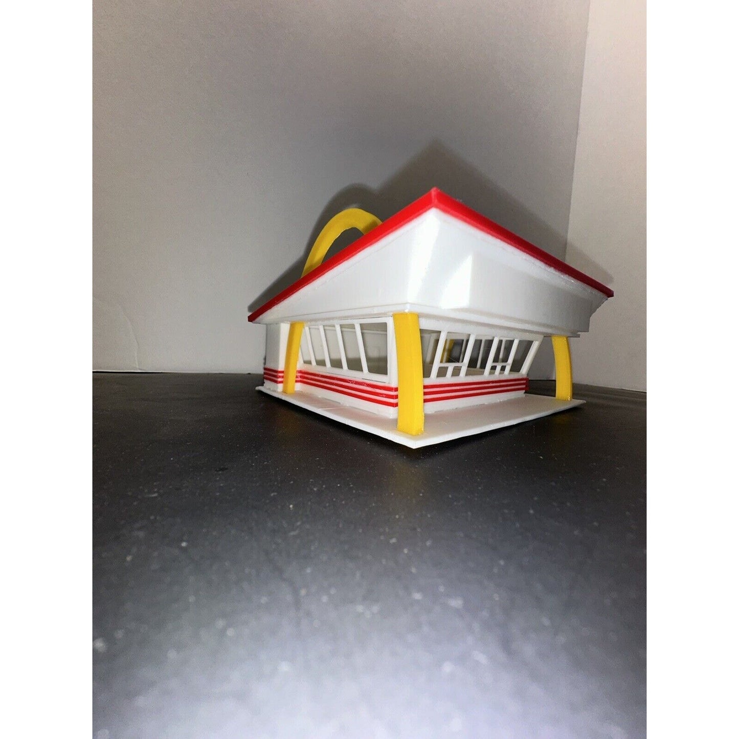 HO Scale Fast Food Chain Restaurant Drive Thru 1:87 Building Mcdonald's Colored