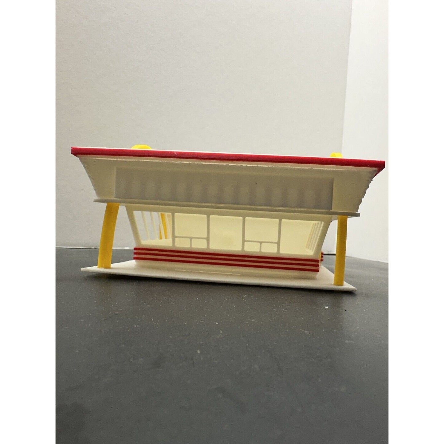 HO Scale Fast Food Chain Restaurant Drive Thru 1:87 Building Mcdonald's Colored