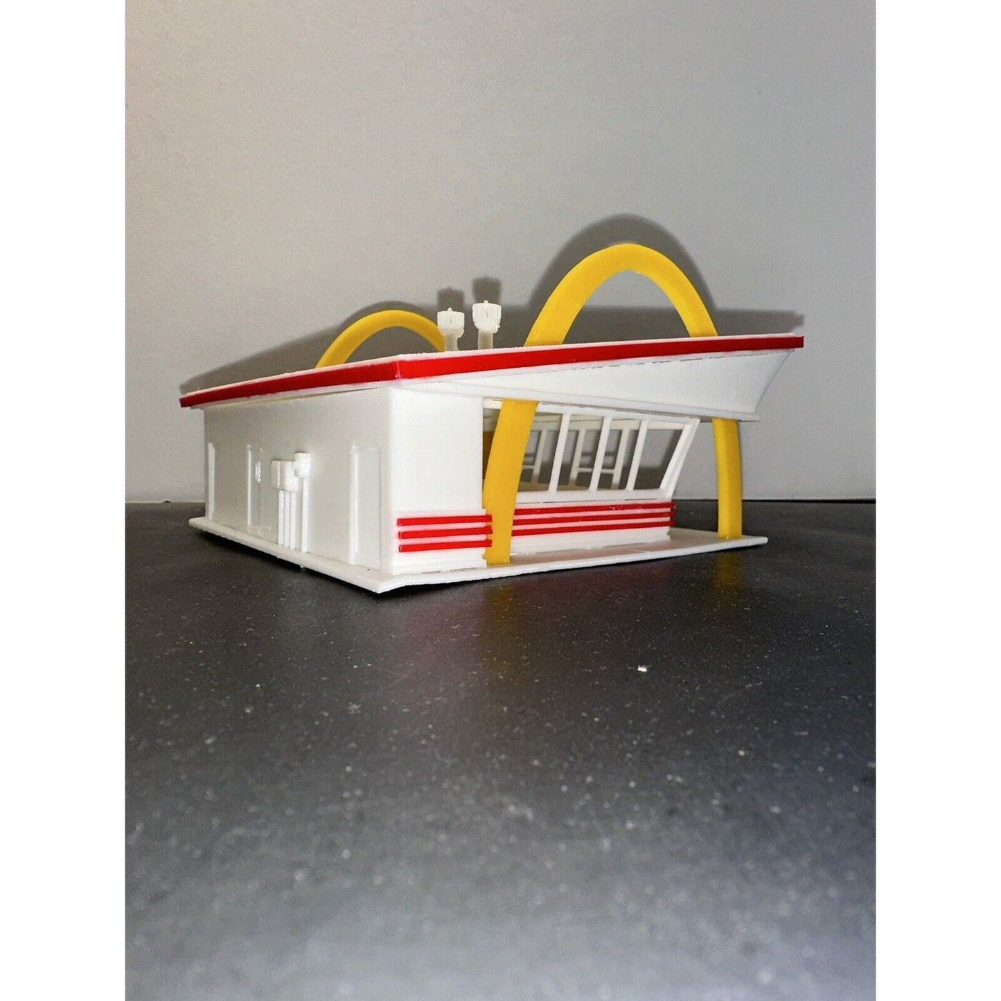 HO Scale Fast Food Chain Restaurant Drive Thru 1:87 Building Mcdonald's Colored