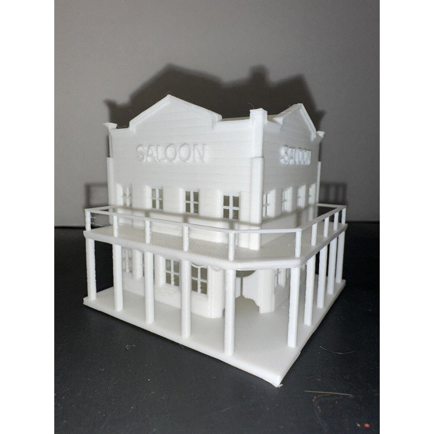 N - Scale Town Saloon 1:160 City Buildings / Scenery Western Country Style White