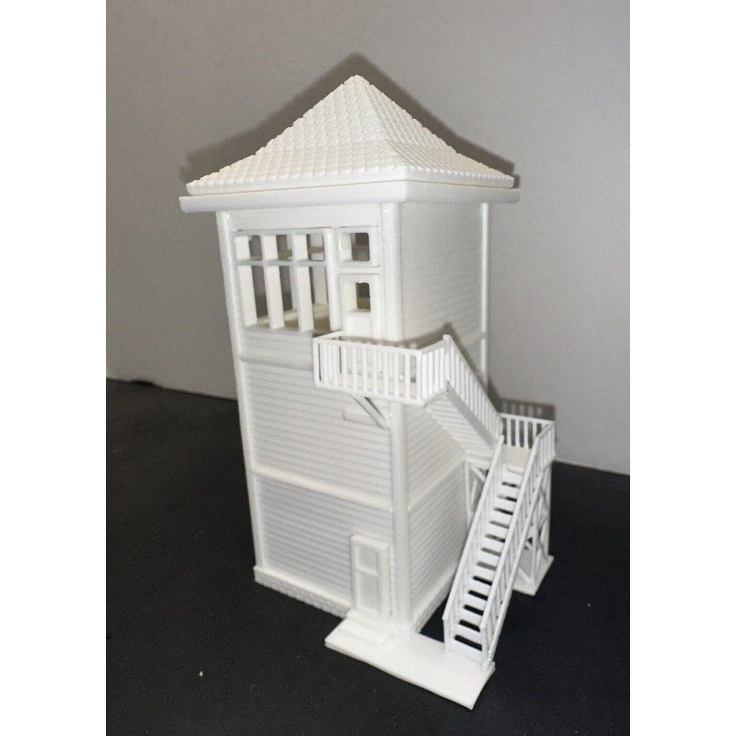 HO - Scale Train Signal Tower / Railyard Control Building 1:87 White City Scenic