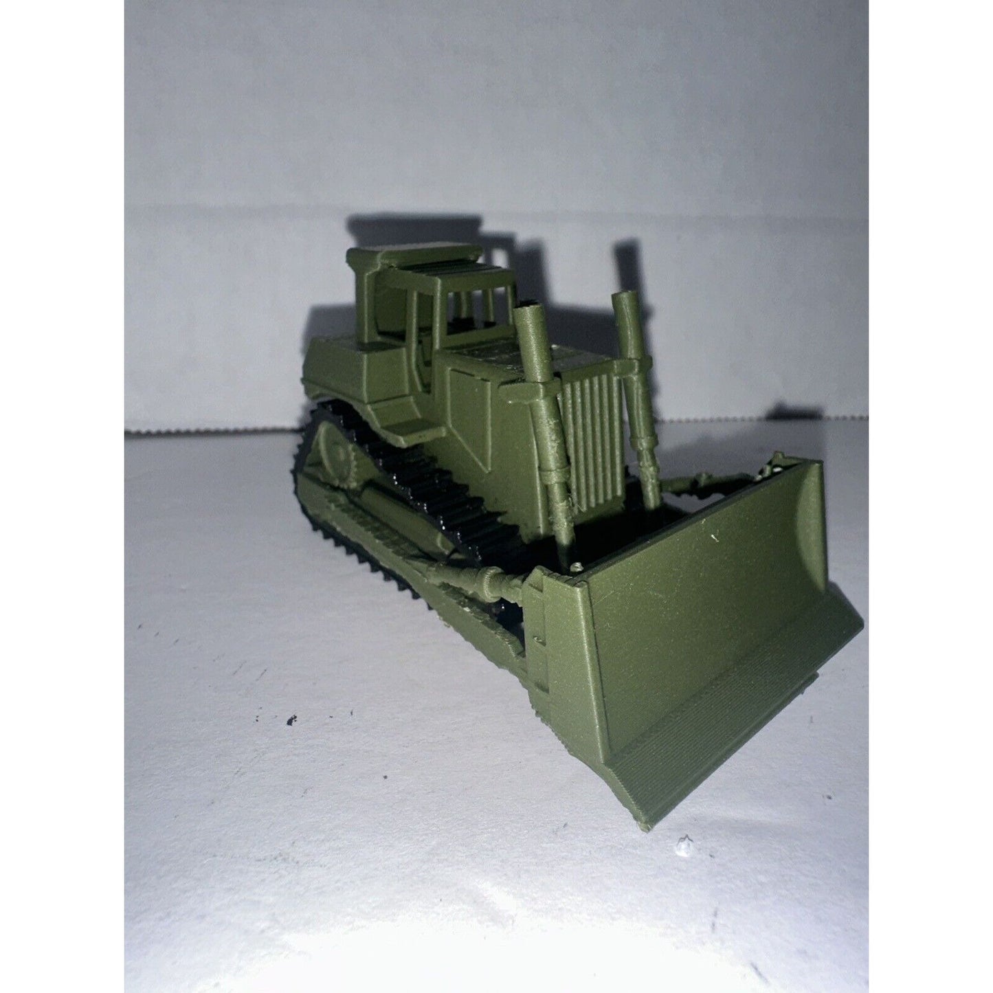 HO Scale High Track Dozer / Military Construction Bulldozer 1:87 Train Scenery