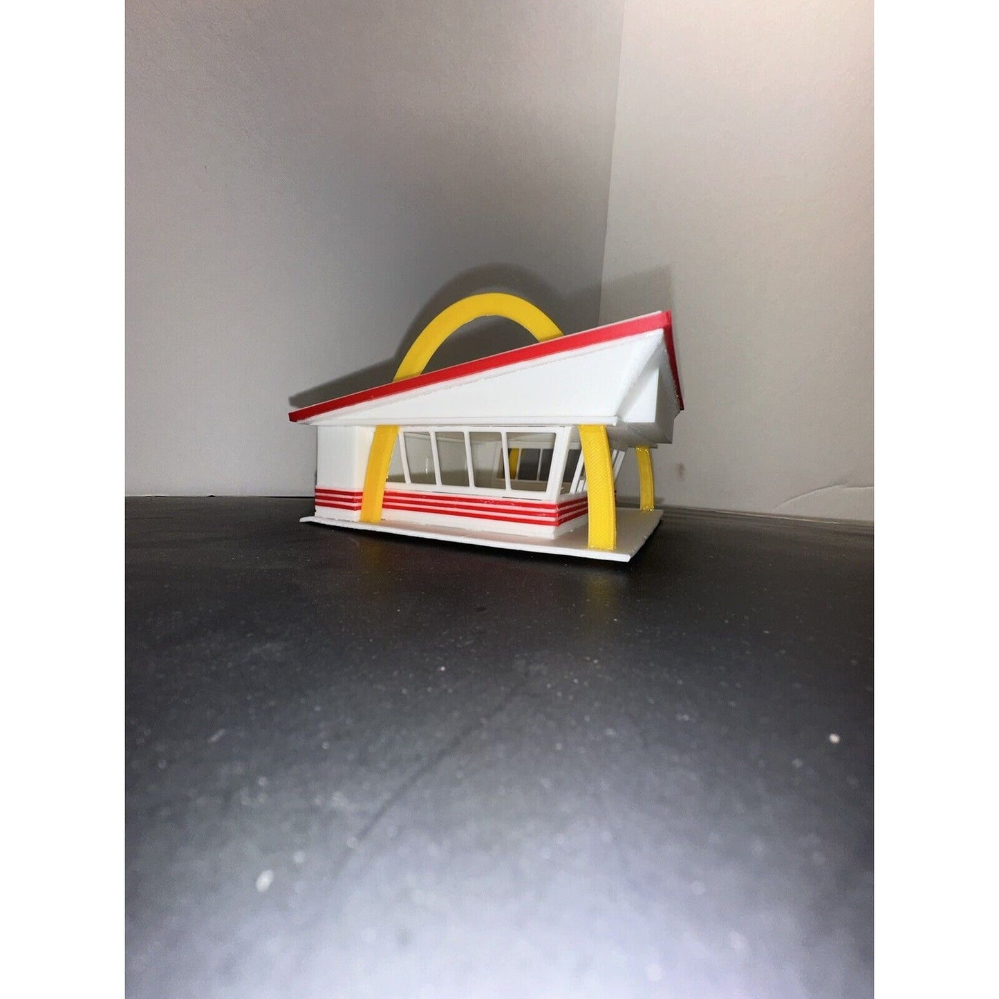 HO Scale Fast Food Chain Restaurant Drive Thru 1:87 Building Mcdonald's Colored