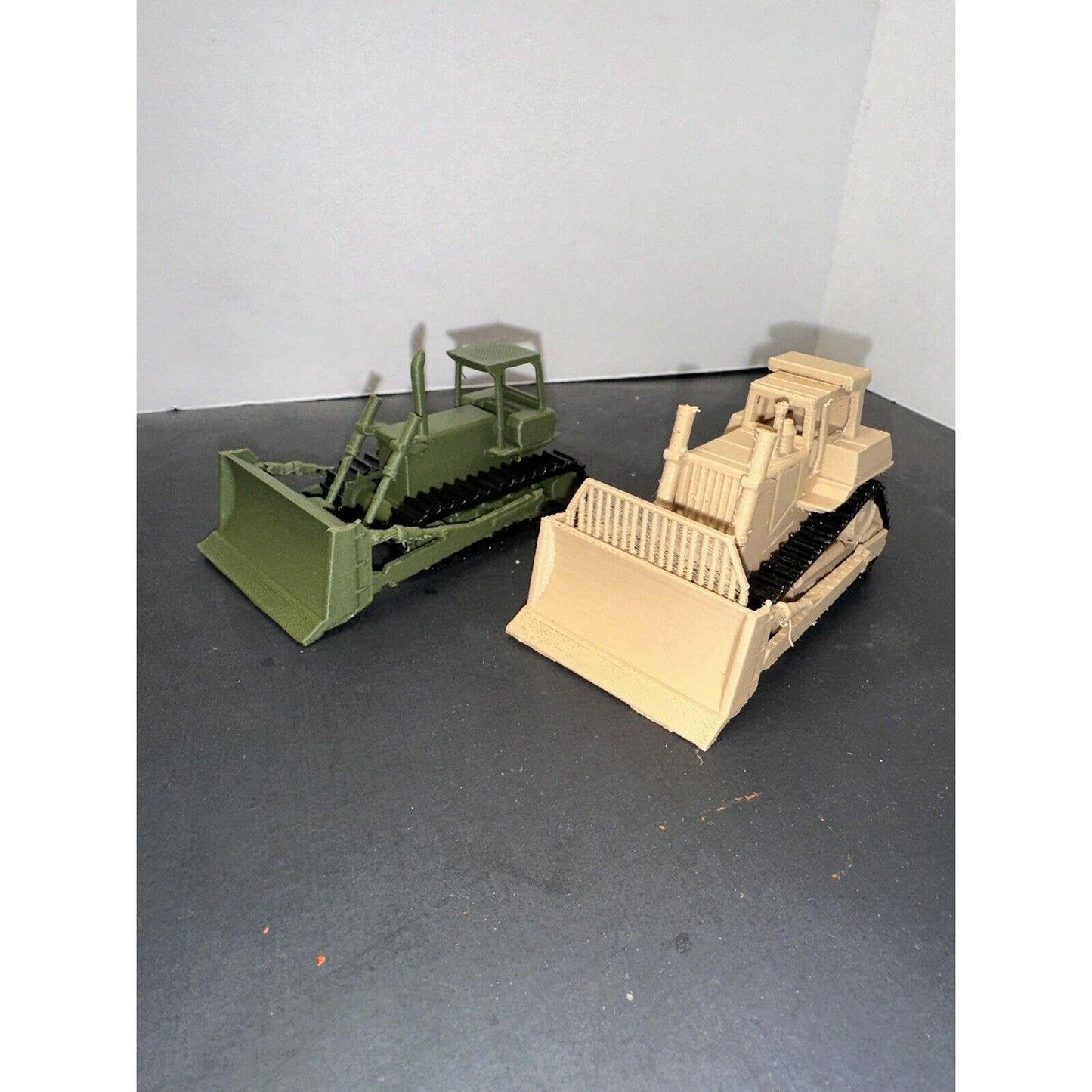 HO Scale Bulldozer (2 - Pack) 1:87 Model Railroad Truck Construction Equipment