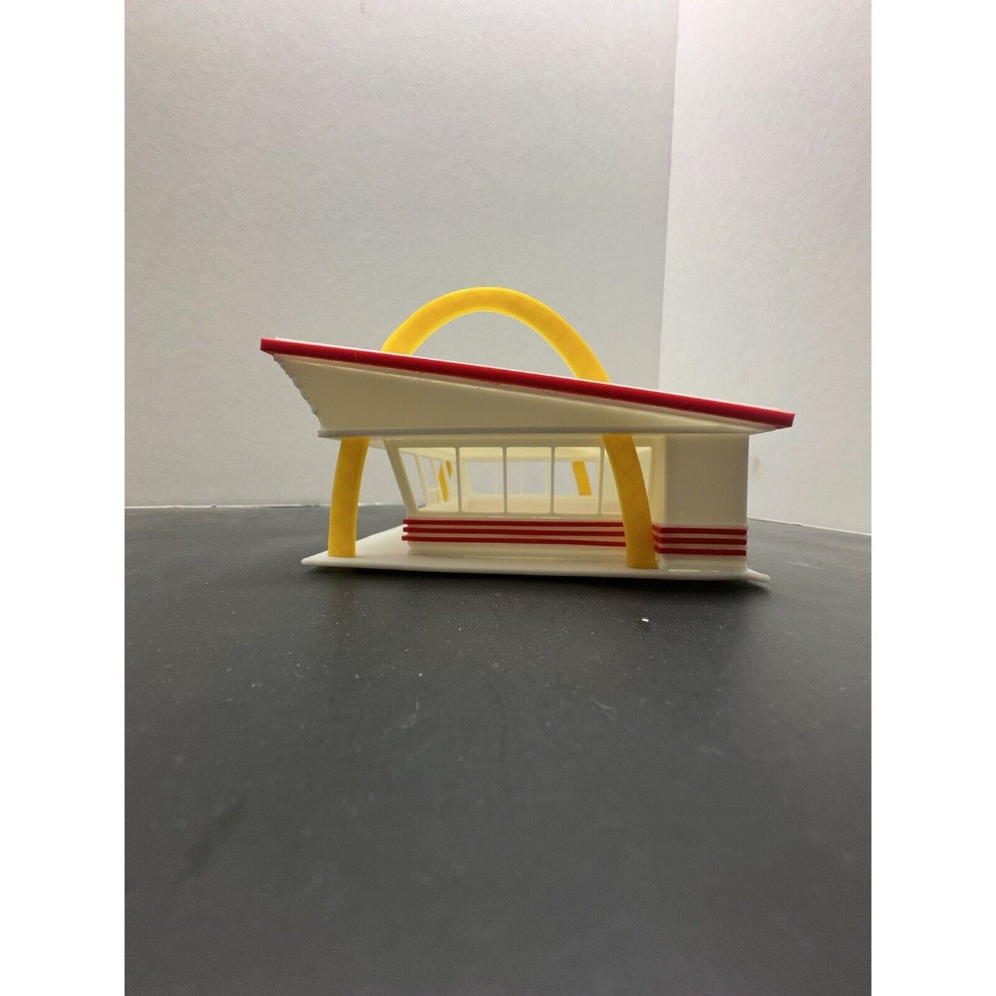 HO Scale Fast Food Chain Restaurant Drive Thru 1:87 Building Mcdonald's Colored