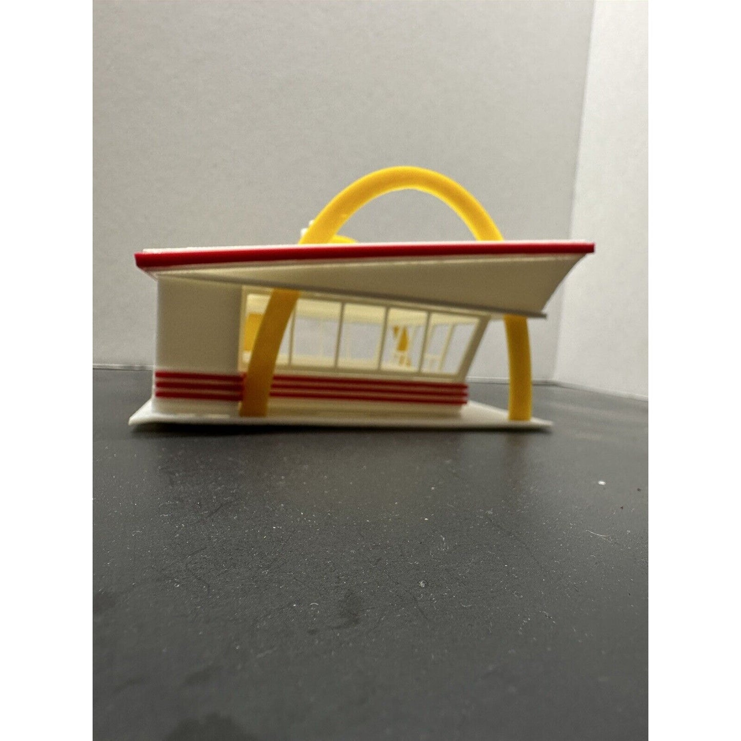 HO Scale Fast Food Chain Restaurant Drive Thru 1:87 Building Mcdonald's Colored