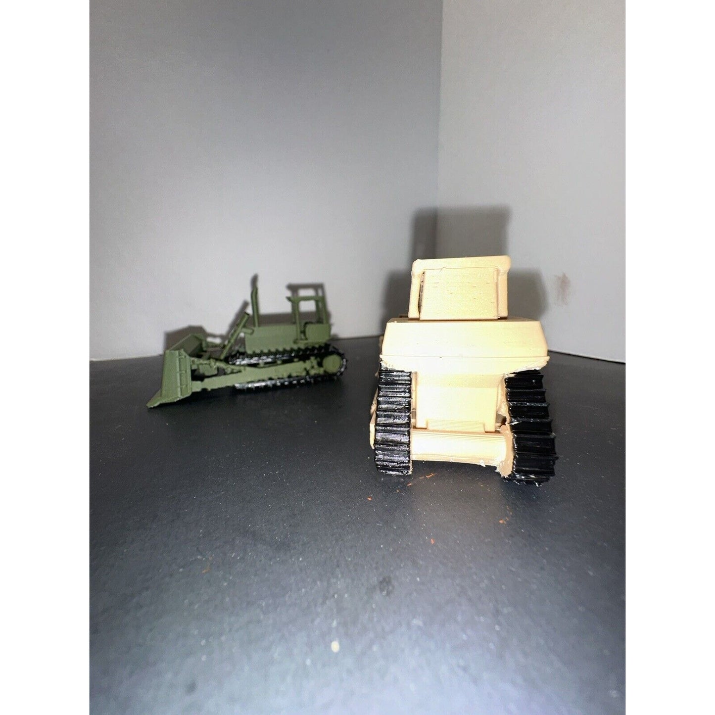 HO Scale Bulldozer (2 - Pack) 1:87 Model Railroad Truck Construction Equipment