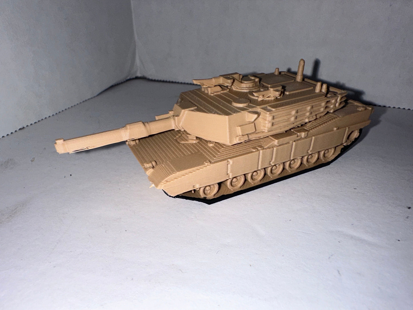 HO Scale M1A1 Tank Detailed 1:87 Military Vehicle US Army Desert Tan Train Scenery Background Model