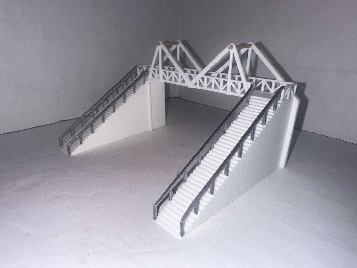 N - Scale Pedestrian Bridge / Walkway for Double Tracks! 1:160 Detailed Scenery