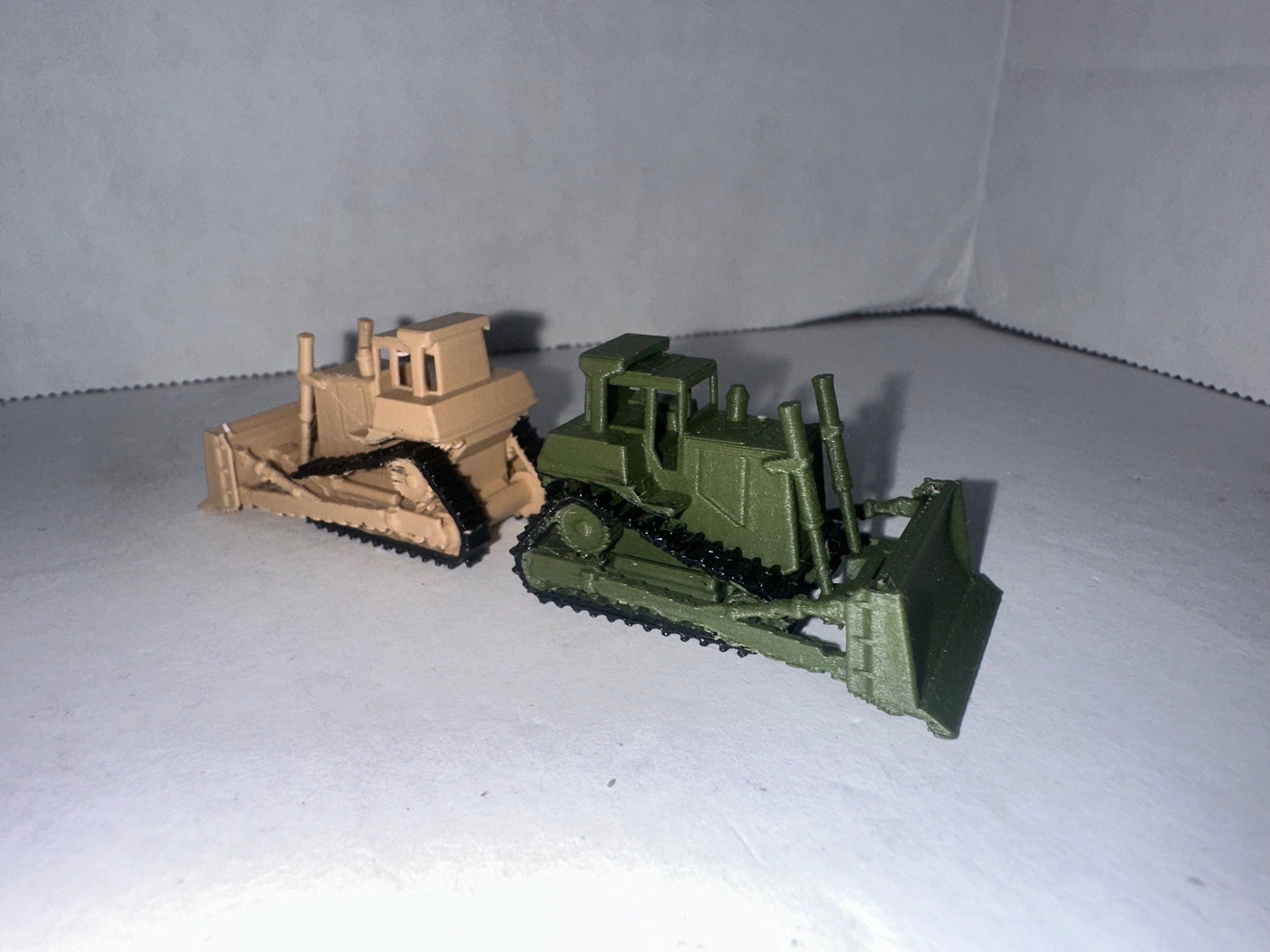 N - Scale Dozer Pack 1:160 Military Construction Bulldozers / Farm Equipment Vehicles High Detail USA made.