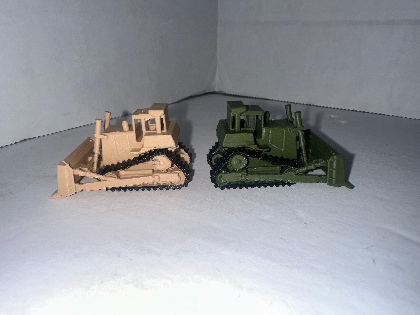 N - Scale Dozer Pack 1:160 Military Construction Bulldozers / Farm Equipment Vehicles High Detail USA made.