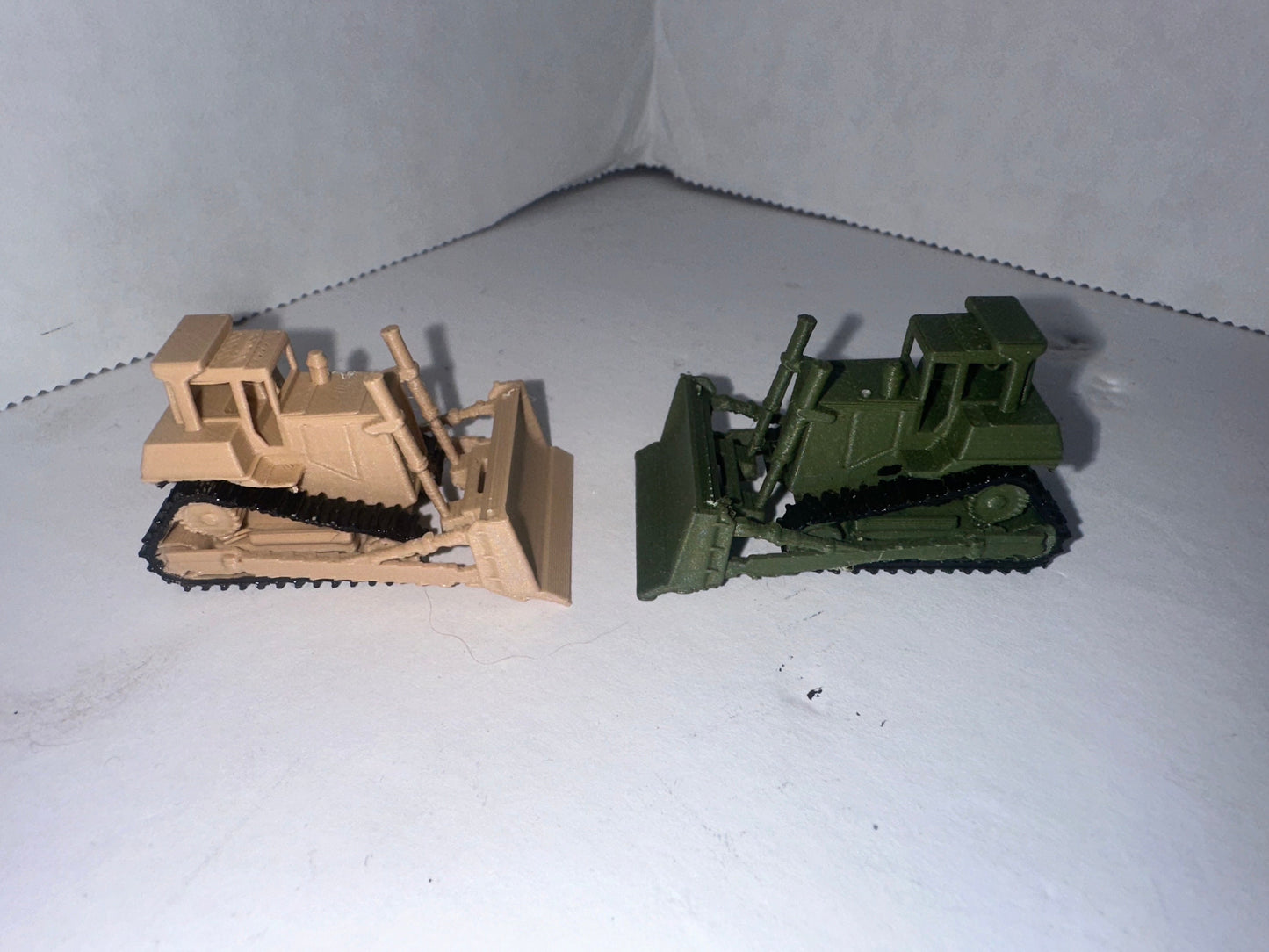 N - Scale Dozer Pack 1:160 Military Construction Bulldozers / Farm Equipment Vehicles High Detail USA made.