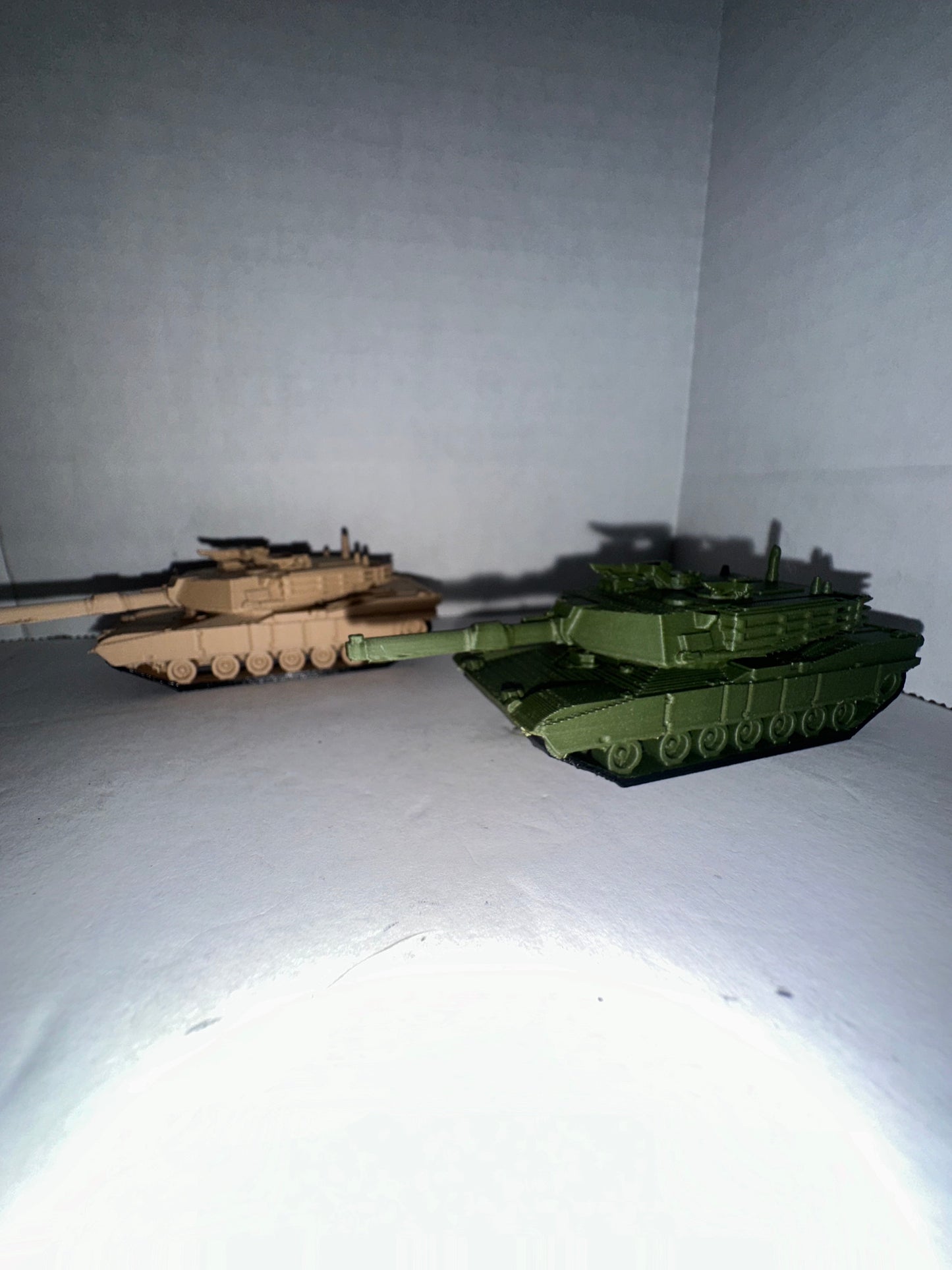 HO Scale M1A1 Tank Combo Detailed 1:87 Military Vehicle US Army Train Scene (2 Pack) Posable