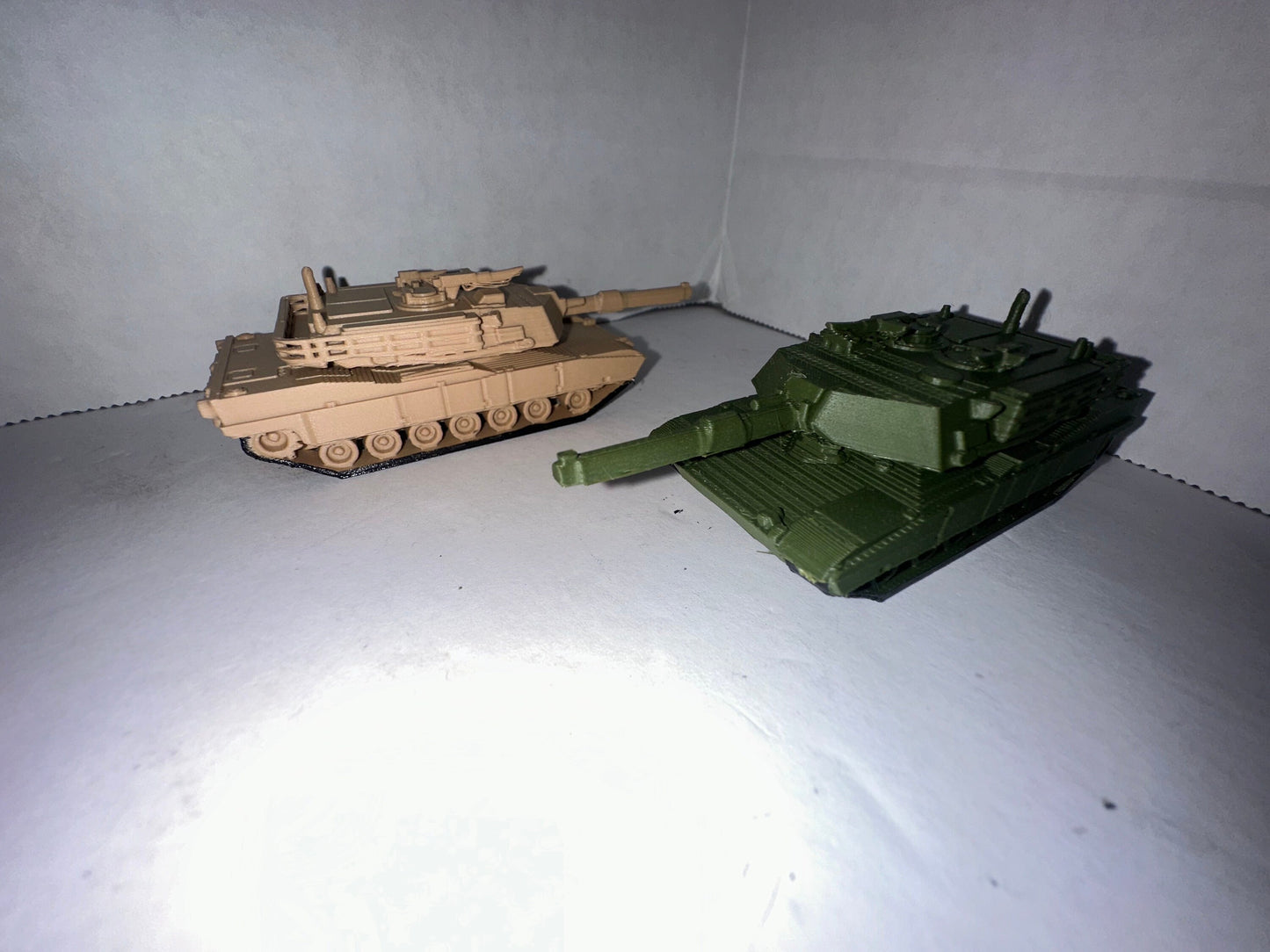 HO Scale M1A1 Tank Combo Detailed 1:87 Military Vehicle US Army Train Scene (2 Pack) Posable