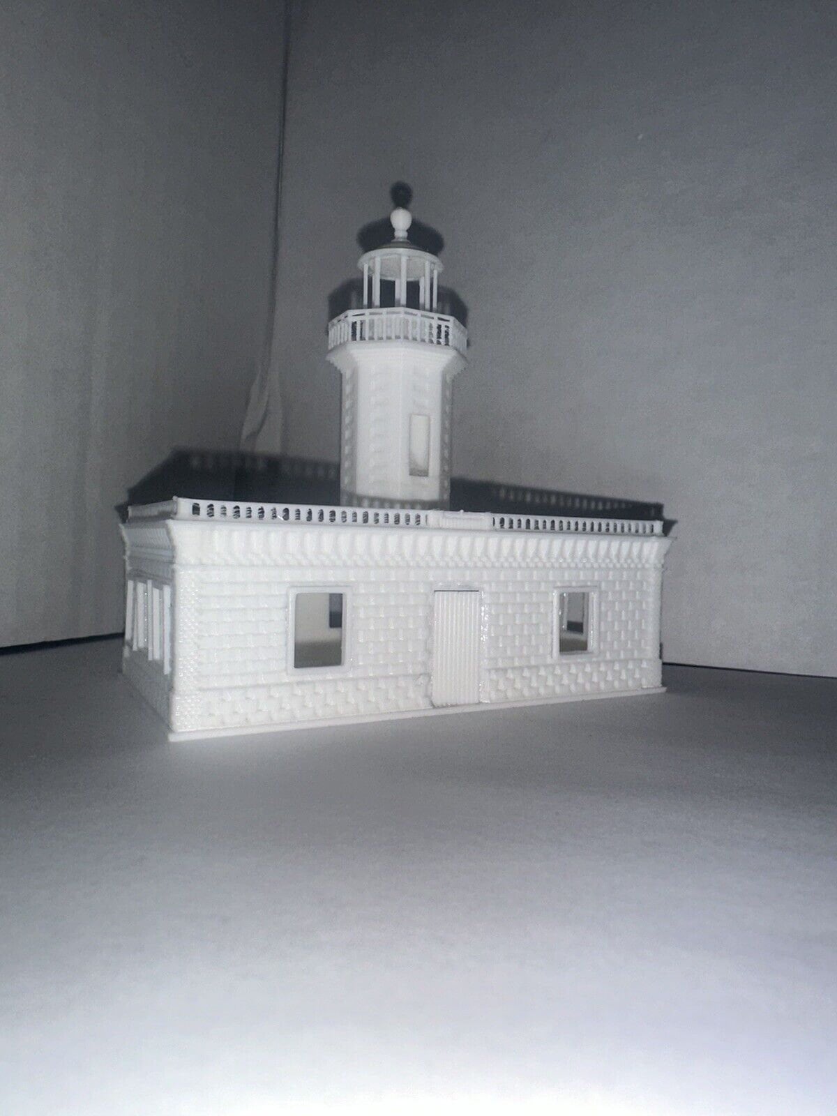 N - Scale Lighthouse Nautical Classic Building 1:160 High Detail White Unpainted Coastal Scenery Rural Home