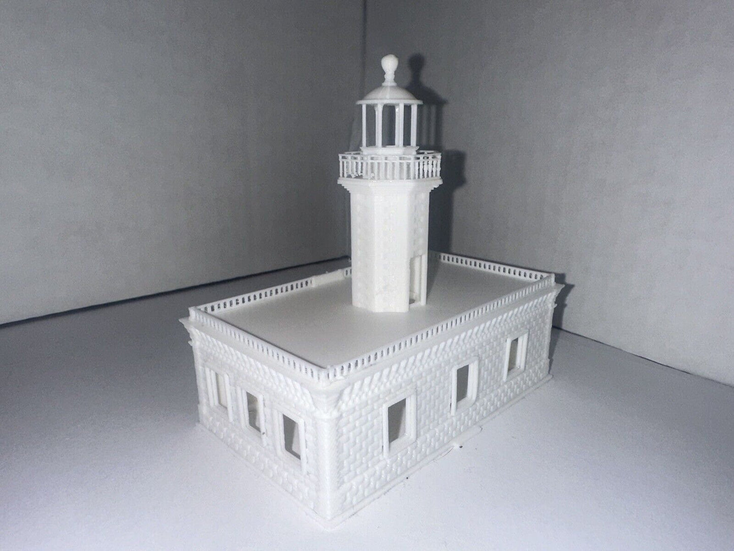 N - Scale Lighthouse Nautical Classic Building 1:160 High Detail White Unpainted Coastal Scenery Rural Home