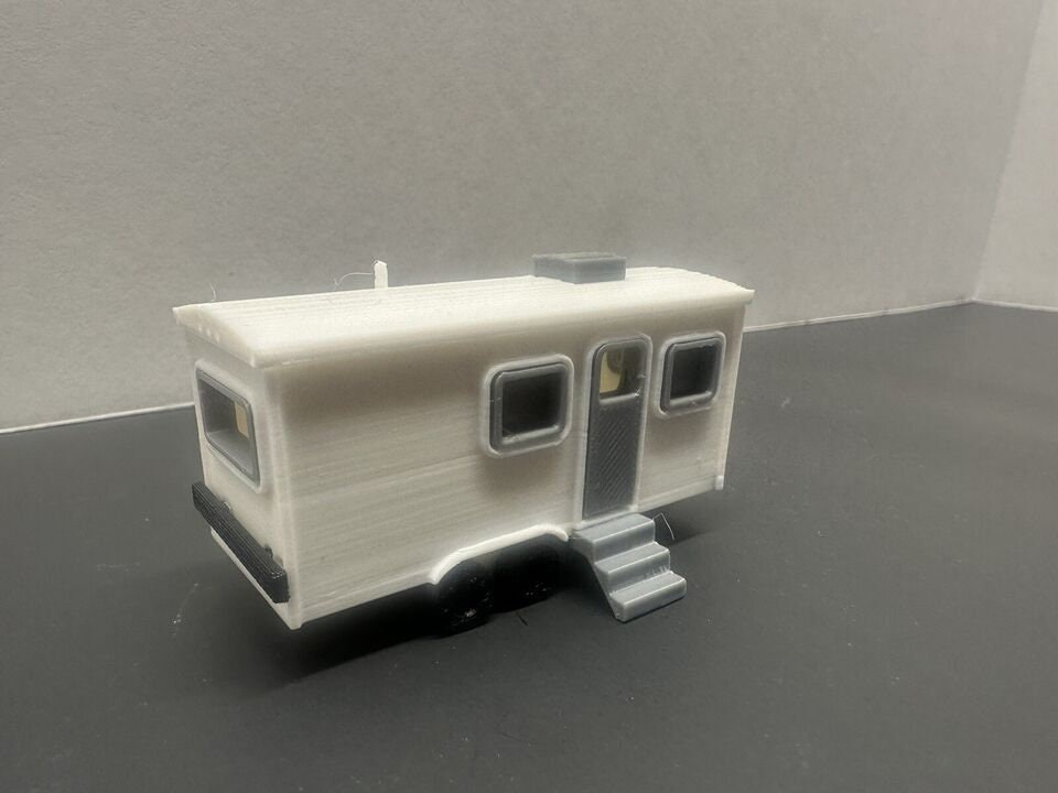 HO - Scale Camper / Camping Trailer Modern RV Winnebago 1:87 Detailed Outdoor Mobile Home Bright White