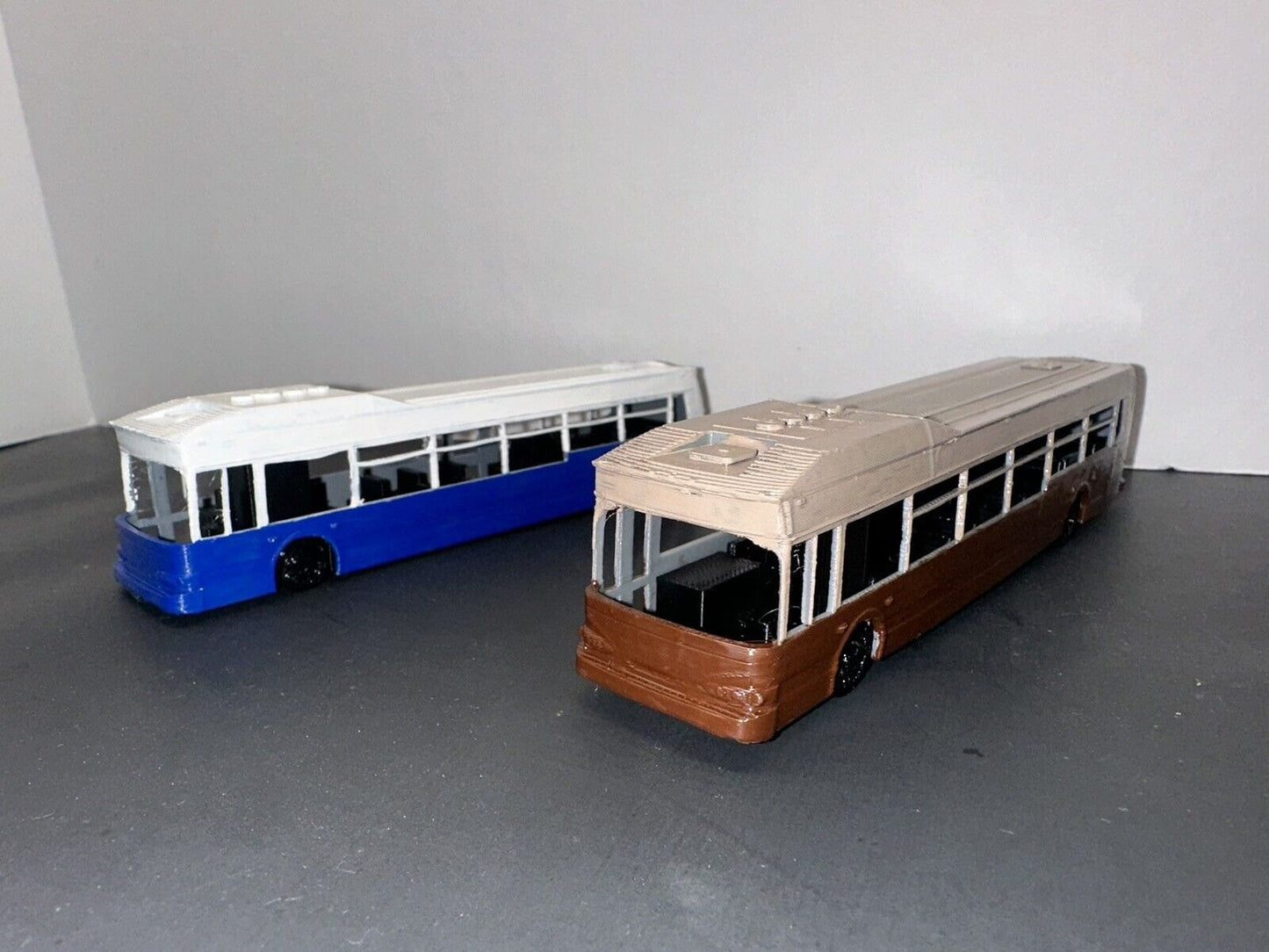 HO Scale City Bus (2 Pack) New Flyer Invero 1:87 Public Transport New York Style