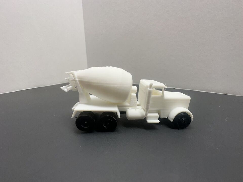 HO - Scale Cement Truck / Concrete Mixer 1:87 Construction Vehicle Semi White