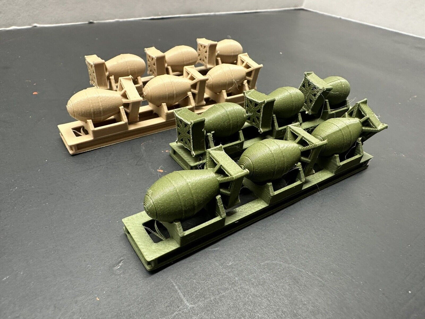 N Scale 1:160 Nuke / Atomic Bomb Cargo Freight Load for Flat Cars and Gondolas (12 Pack) Military Army Colors