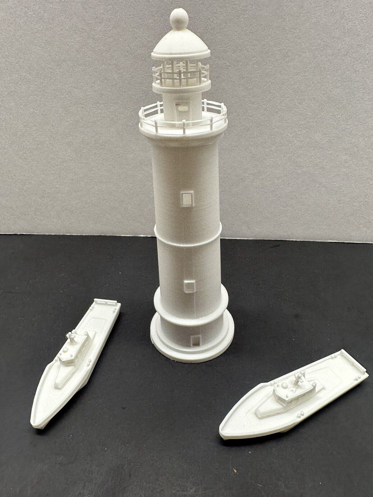 N - Scale Lighthouse Set Island Scenery 1:160 Scale Nautical Building with Boats for Model Railroad Layout