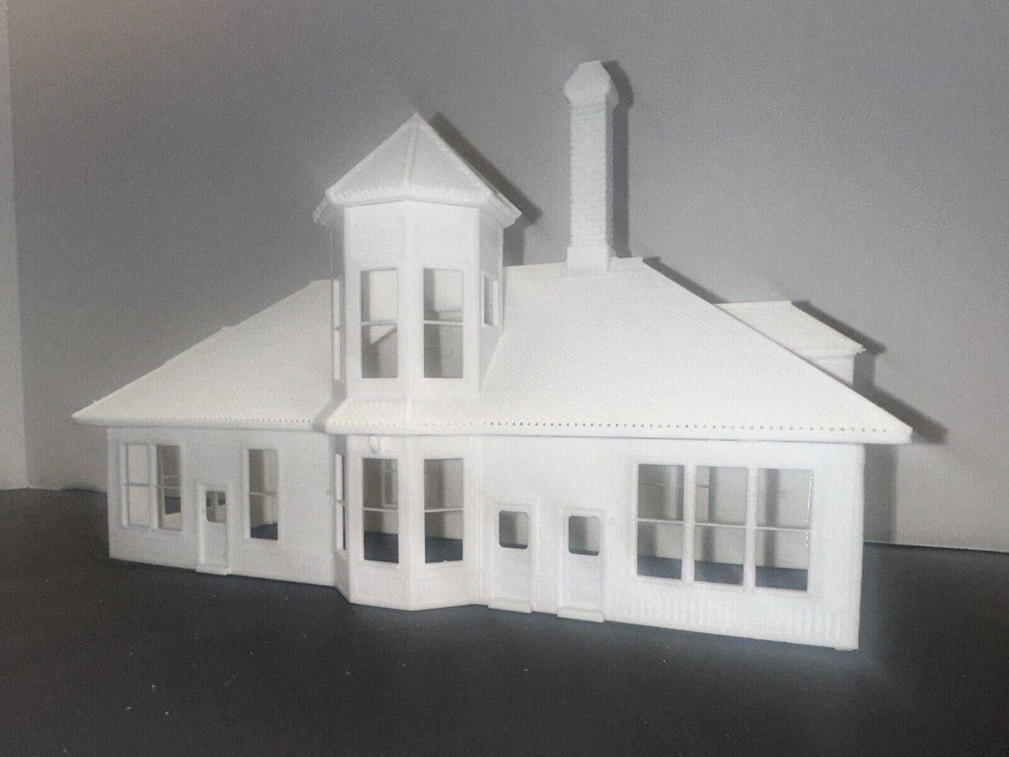 HO Scale Train Station 1:87 Trackside Building High Detail White Unpainted Model Railroad Scenery Railway House