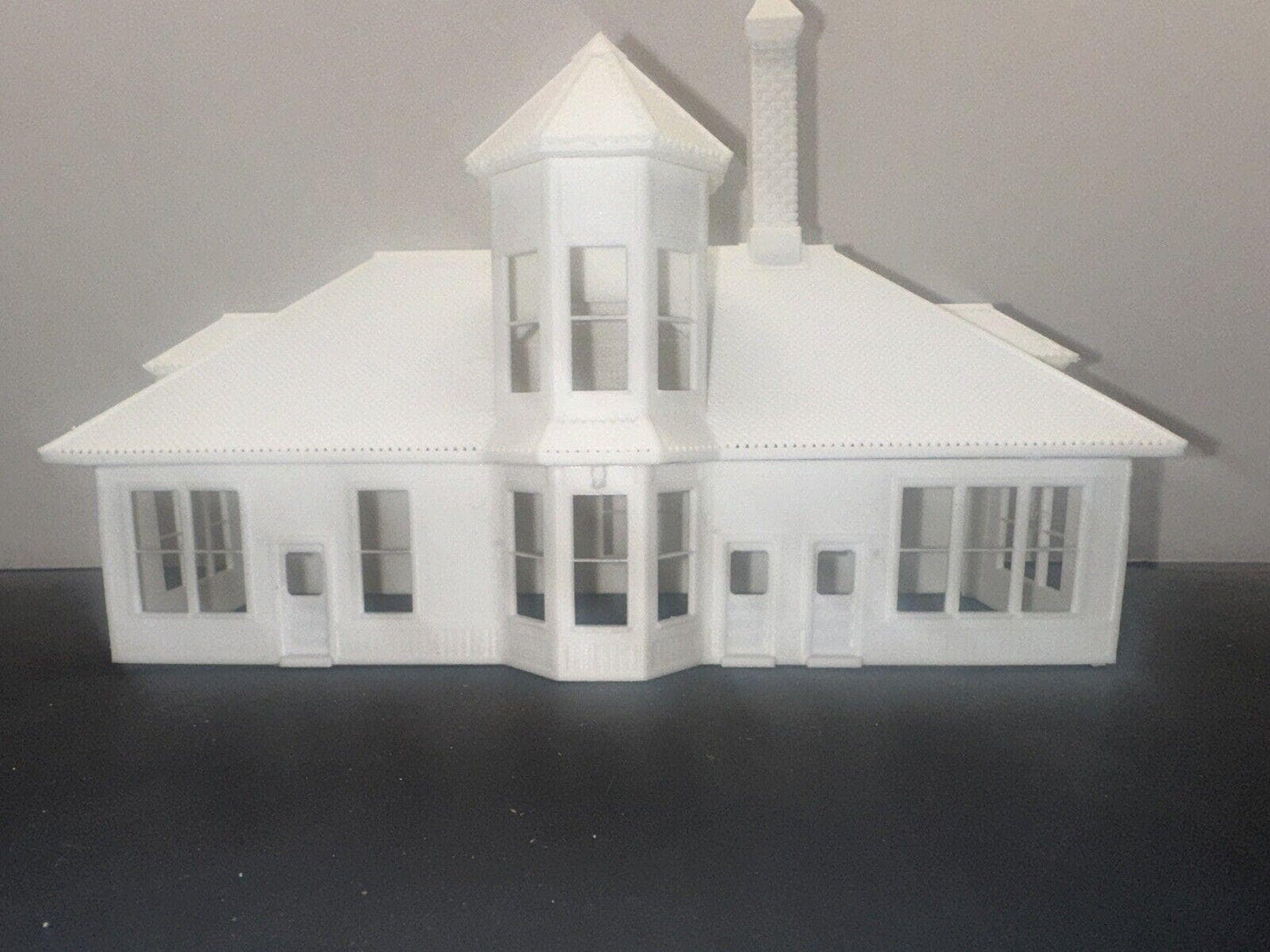 HO Scale Train Station 1:87 Trackside Building High Detail White Unpainted Model Railroad Scenery Railway House