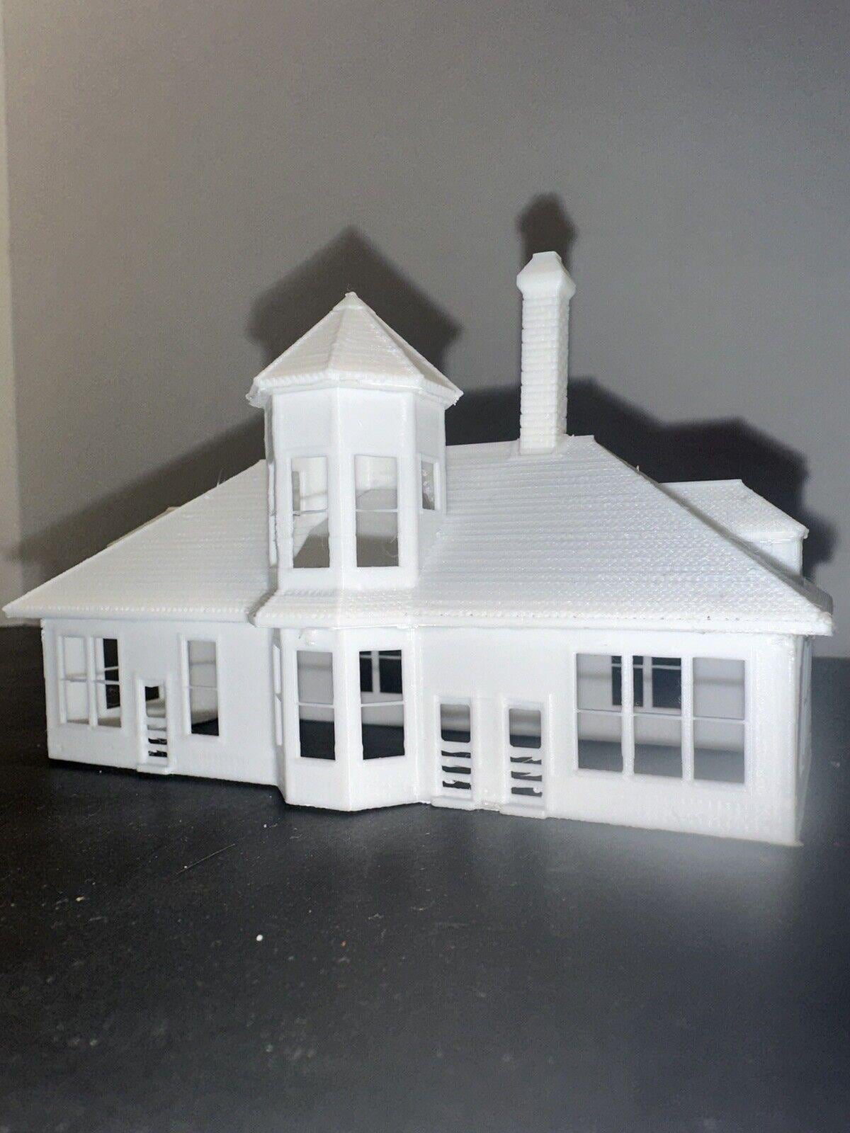 N - Scale Train Station / 1:160 Trackside Depot Town Building High Detail White Railroad Depot House